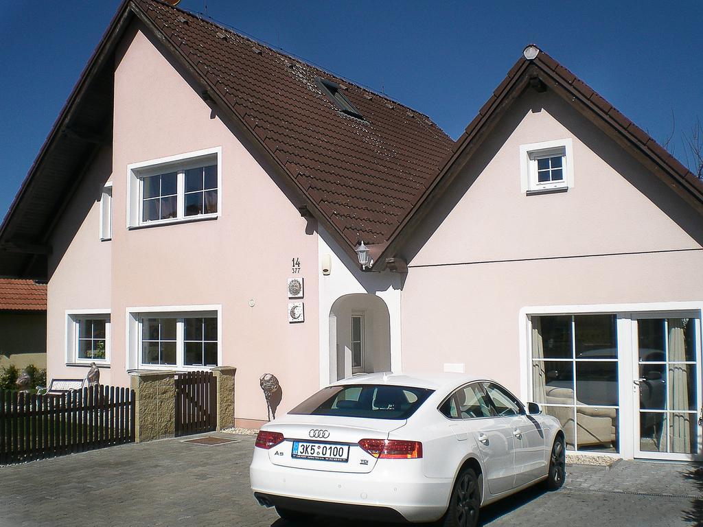 Bluestars Apartments Karlovy Vary Exterior photo